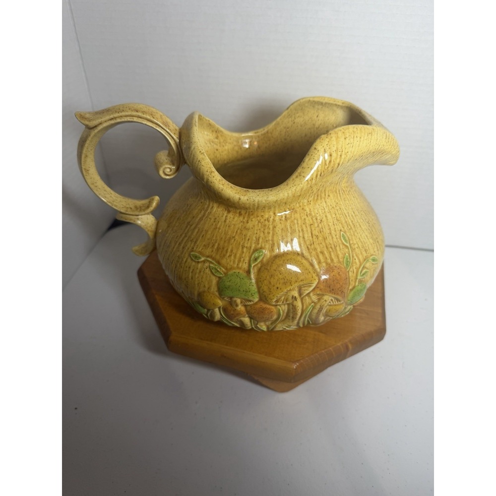 Vintage 1977 Signed Gainey's Studio Pottery Pitcher‎ Mushroom Design